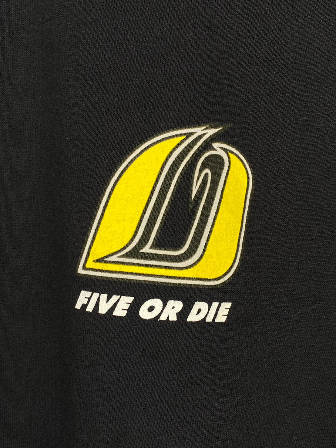 Vintage Undefeated Five Or Die T-Shirts DO195